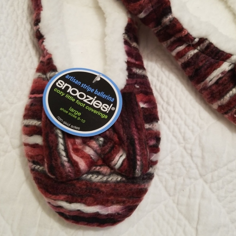 Snoozies New With tags!!